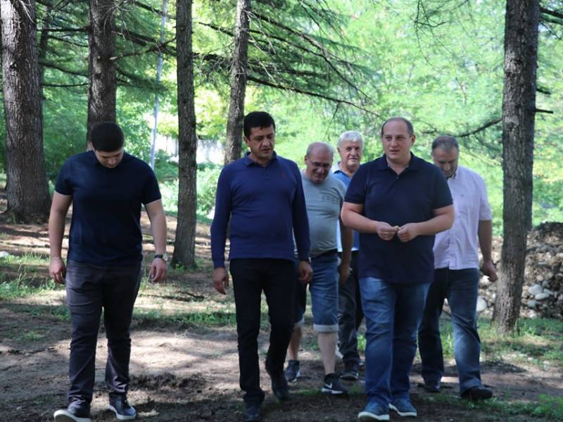 რეგიონისა და მუნიციპალიტეტის ხელმძღვანელებმა მშენებარე ინფრასტრუქტურული ობიექტები...